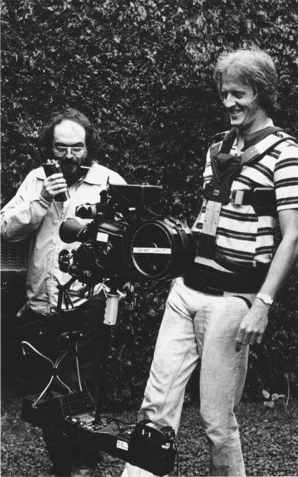 Stanly Kubrick and Garrett Brown (inventor and operator of Steadicam) on the set of The Shining (1980)2
