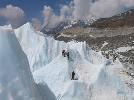 Everest 2013: Teams On The Move Once Again
