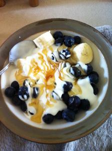 Banana, blue berries, natural yoghurt and honey! Yum! 