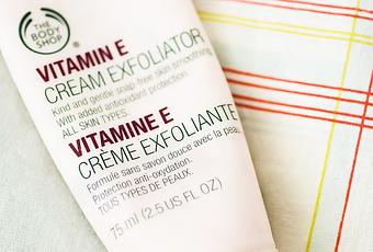 expeditie Fondsen verkiezen The Body Shop Vitamin e Cream Exfoliator - Paperblog