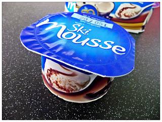Ski Coconut Mousse With Chocolate Sauce