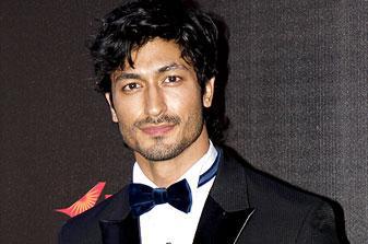 Eye Candy Friday: Vidyut Jamwal