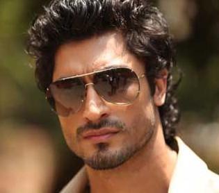 Eye Candy Friday: Vidyut Jamwal