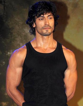 Eye Candy Friday: Vidyut Jamwal