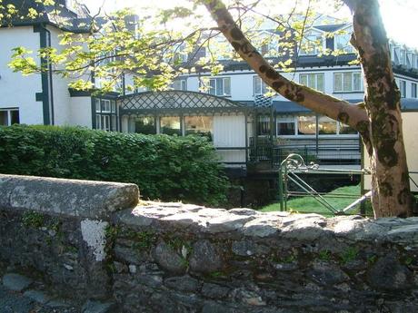 Glendalough hotel - courtyard - Ireland