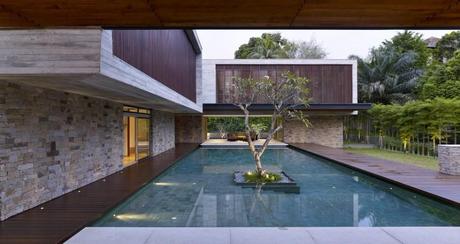 JKC2 House by ONG&ONG 6