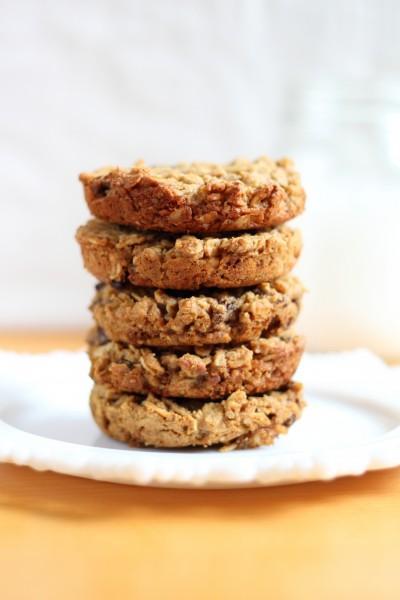 vegan peanut butter oatmeal raisin cookies 2 400x600 Peanut Butter Oatmeal Raisin Cookies 