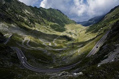 beautiful-roads-around-the-world-21