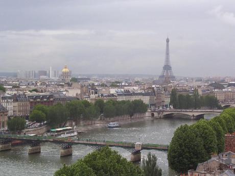 Paris downtown - hazy morning