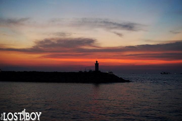 Manila Bay Sunset Cruise on a Yacht