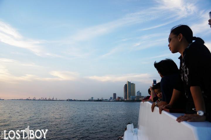 Manila Bay Sunset Cruise on a Yacht