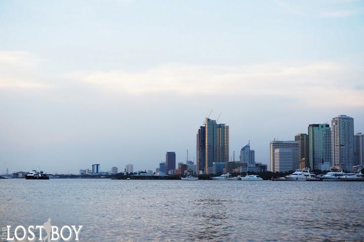 Manila Bay Sunset Cruise on a Yacht