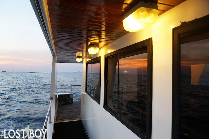 Manila Bay Sunset Cruise on a Yacht