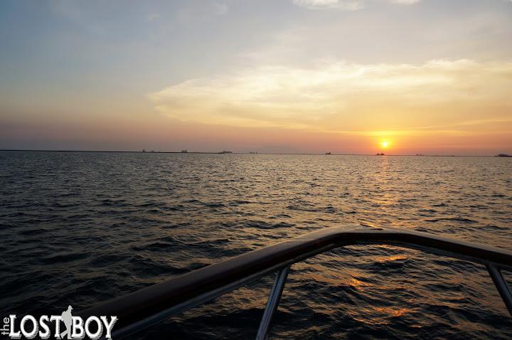 Manila Bay Sunset Cruise on a Yacht