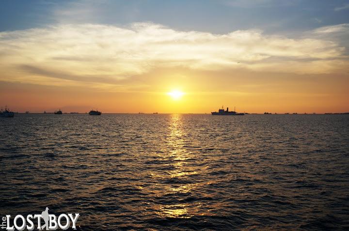 Manila Bay Sunset Cruise on a Yacht