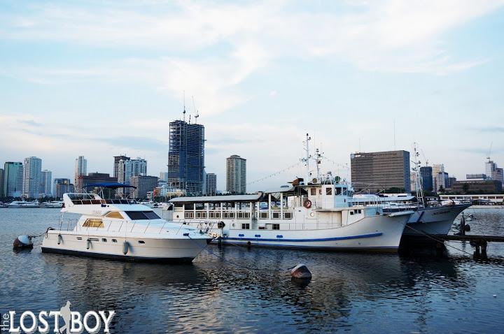 Manila Bay Sunset Cruise on a Yacht