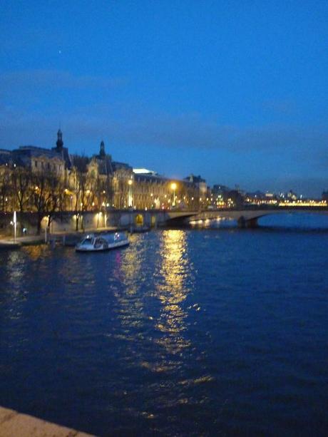 Le Seine Paris during blue hour