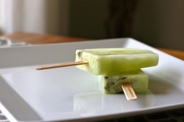 Nook-and-Sea-Blog-Beach-Southern-California-Seaside-Ocean-Winesicles-Popsicles-Summer-Recipe-Easy-Simple-Quick-Adult-Mint-Robert-Mondavi-Woodbridge-Moscato-Chile-Coquimbo-2012-Sweet-Dessert