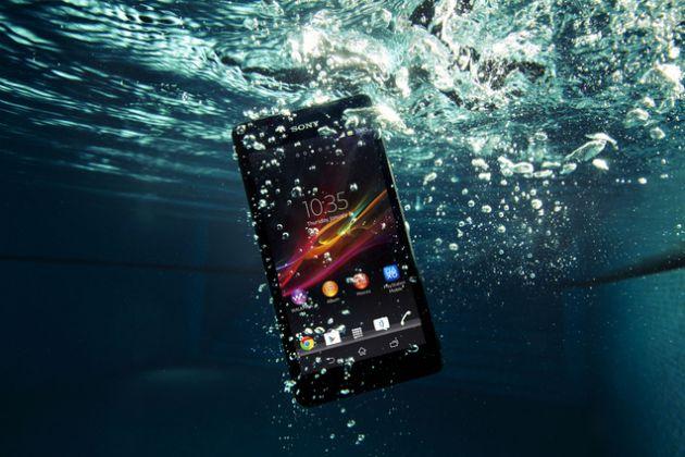 Sony Xperia ZR introduced, can also be used underwater