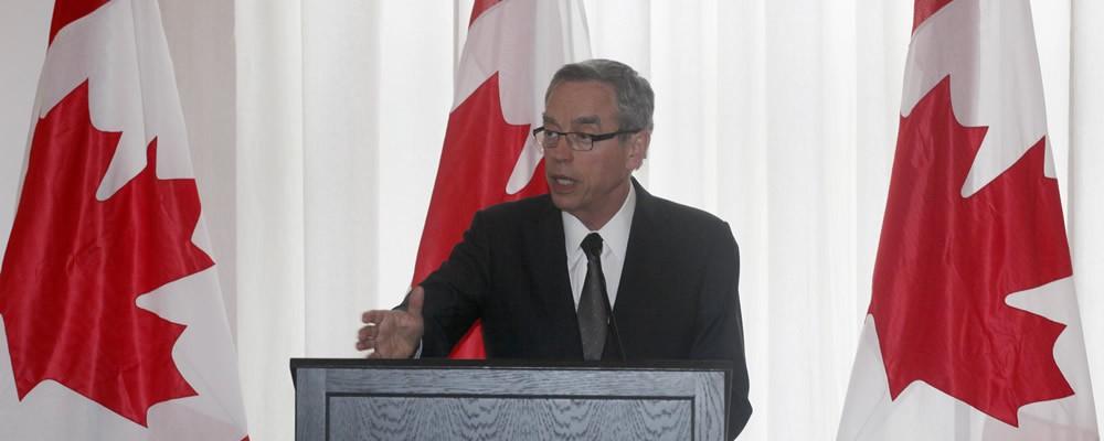 The Honourable Joe Oliver, Canada's Minister of Natural Resources, delivers remarks promoting Canada as an environmentally responsible energy supplier to the world at an event hosted by the High Commission of Canada in London, May 9, 2013. (Credit: Natural Resources Canada)