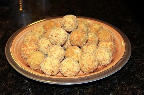 Carrot Ravva Laddoo