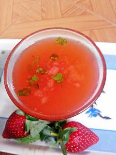 Strawberry mint lemonade