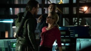 oliver-felicity-stare-down