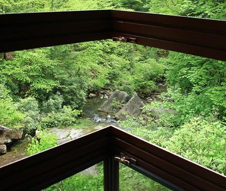 design Fallingwater9 The Beauty of Frank Lloyd Wrights Fallingwater HomeSpirations