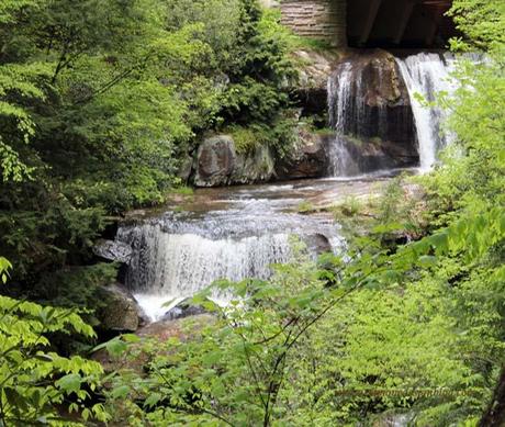 design Fallingwater7 The Beauty of Frank Lloyd Wrights Fallingwater HomeSpirations