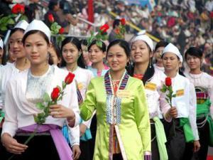 The Muong, a group in Vietnam that is very closely related to the Viets. Note the strong Cantonese appearance.