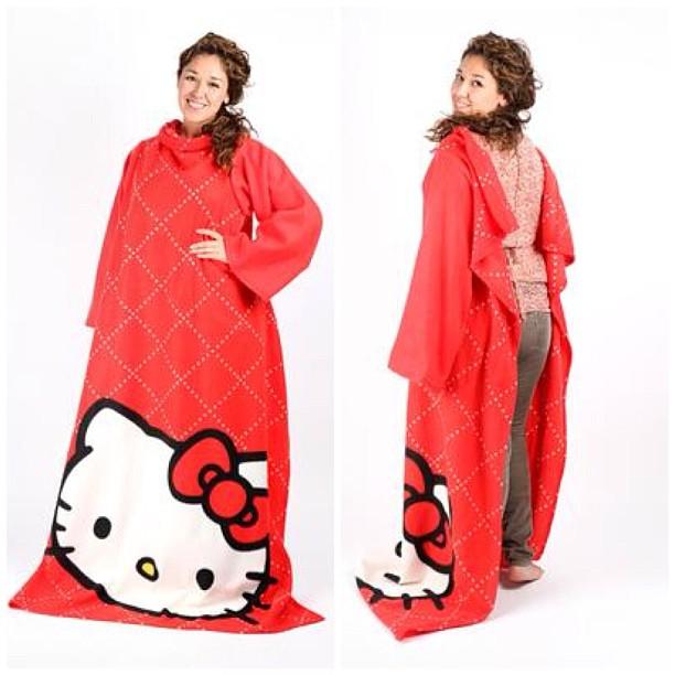 BLANKET WITH SLEEVES   I need this in my life because I’m so ginawin! :) #hellokitty #sanrio