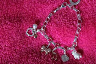 Things I love || #1 Charm Bracelets
