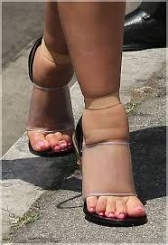 kim kardashian pregnant shoe feet ugly covet her closet fashion celebrity gossip how to trends 2013 where to buy