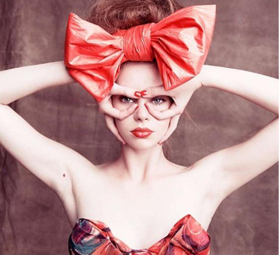 ilovegreeninsp_00_girl_with_red_big_bow