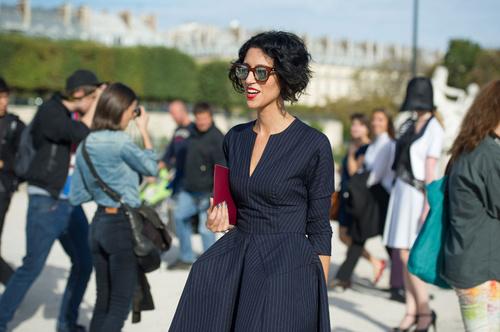 fashion-clue:

ivsmanifiesto:

Diplomatic lines in  a navy one...