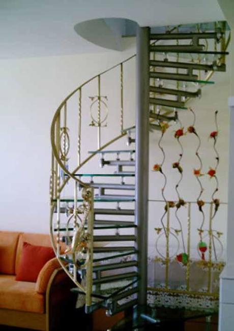 they all came to party and there's four to every stall, it gets frustrating, just pissing on this wall, seems like there's another story banging around every step you fake