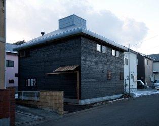 House in Shiroyama by araki+sasaki architects