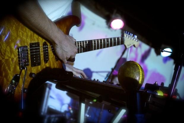 IMG 2572 620x413 SNOWMINE PACKED MERCURY LOUNGE LAST NIGHT [PHOTOS]