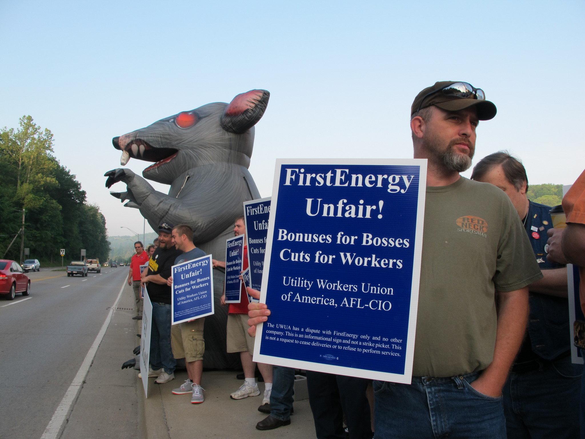 Solidarity Protest Brings Unions, Enviros, and Consumers Out Against Utility Company