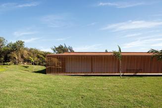 MDT House by Isay Weinfeld + Arthur Casas + Paulo Jacobsen + Bernardo Jacobsen