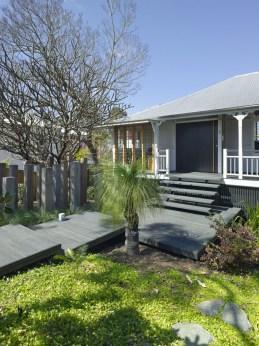 Taringa House by Loucas Zahos Architects