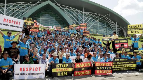 01_kuching_dams_protest_iha_2013_05_22