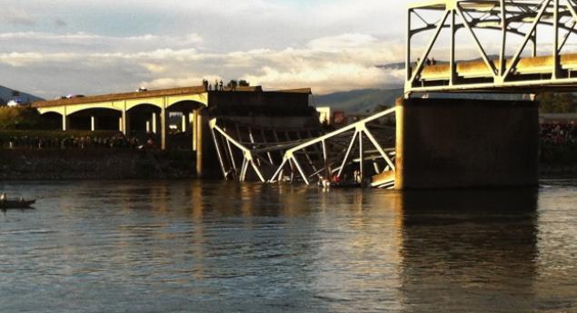 I-5 Collapse Caused by Megaloads