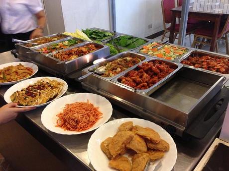 A Midday Buffet at Don-day