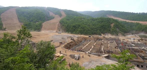 Construction of an area of the Masik Pass Ski Grounds in Kangwo'n Province (Photo: Rodong Sinmun).