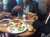 Petit Navire: Eating Delicious Seafood Sidewalk