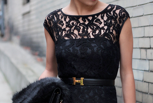 chanel-and-vogue:

more fashion here. i follow back similar...