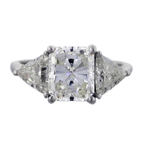 3.53 ct Radiant Cut engagement ring with trillions