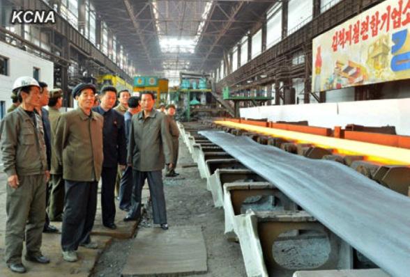 DPRK Premier Pak Pong Ju (2nd L) tours a steel complex in Ch'o'ngjin, North Hamgyo'ng Province (Photo: Rodong Sinmun).