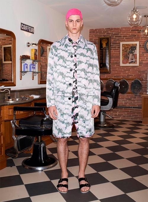 Givenchy Pre-Spring 2014 Menswear Lookbook
View the complete...